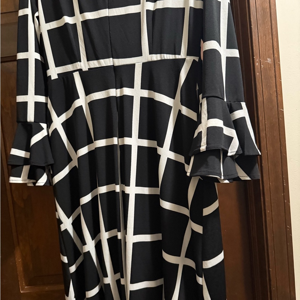 Black and White Bell Sleeve Maxi Dress for Work and evening